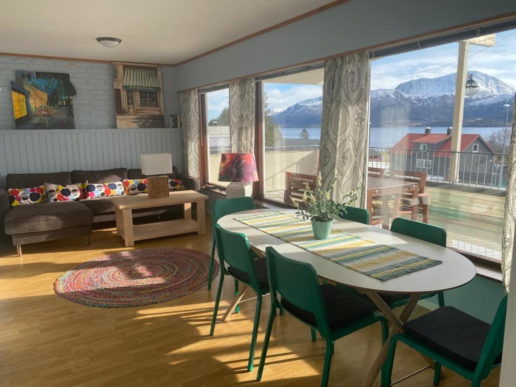Eide Gjestehus Buitenkant foto